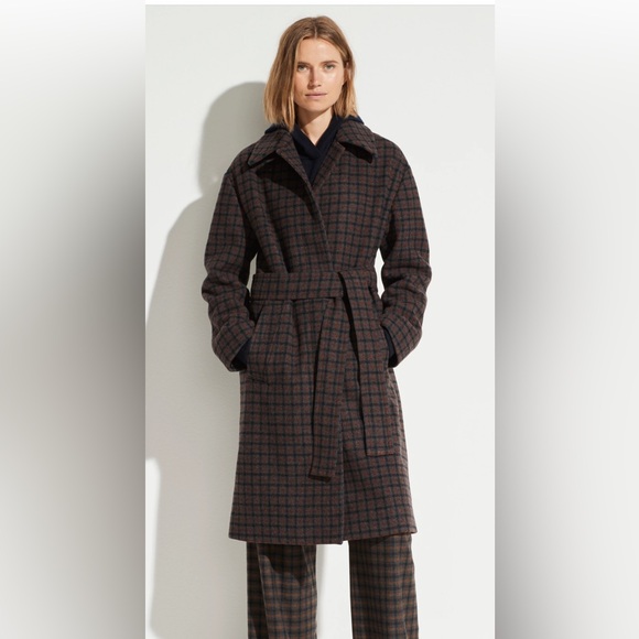 VINCE PLAID PRINT COAT Vince Coat
Black
Long
Slit Pockets & Button Closure - Picture 2 of 7